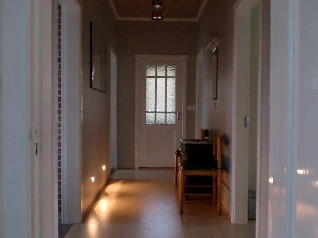 Guesthouse Tilraun 블론두오스 외부 사진