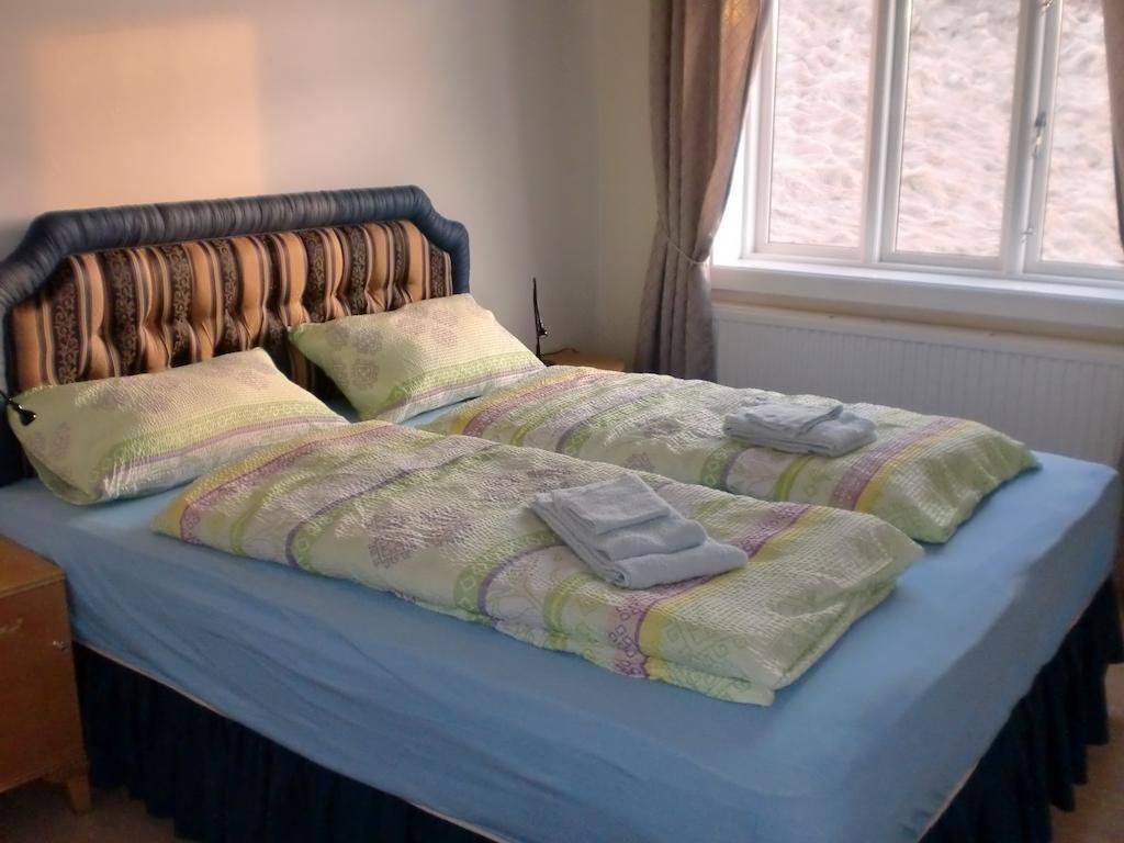 Guesthouse Tilraun 블론두오스 객실 사진