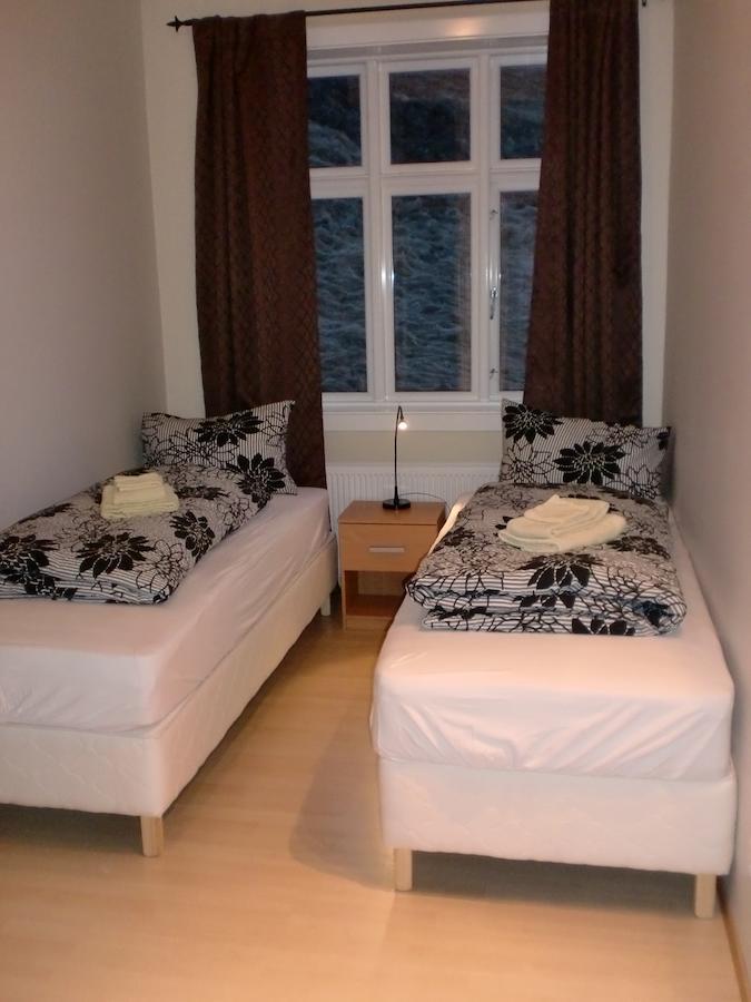 Guesthouse Tilraun 블론두오스 객실 사진